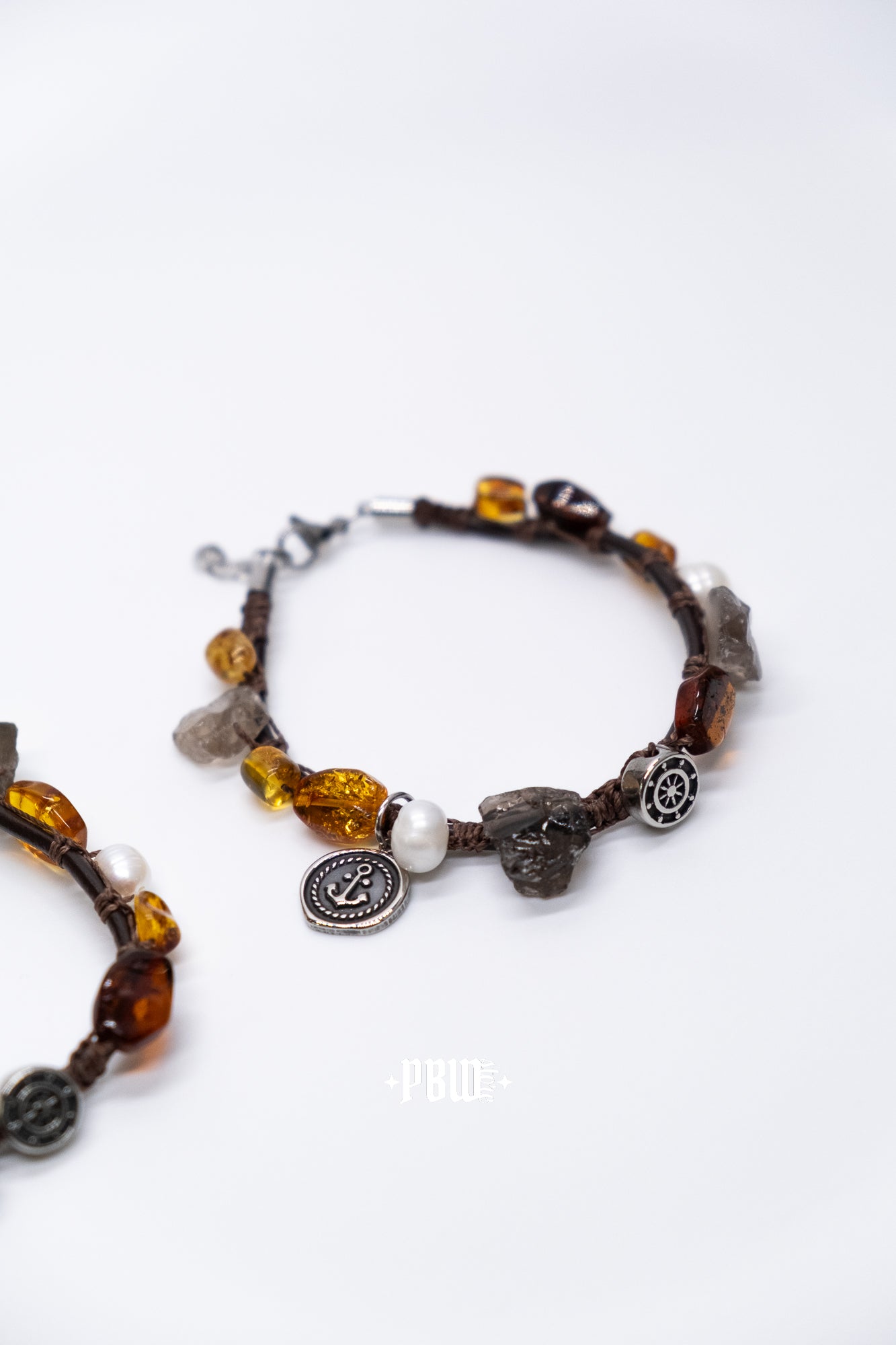 Bransoleta z bursztynami